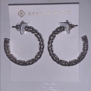 Kendra Scott medium Maggie hoops